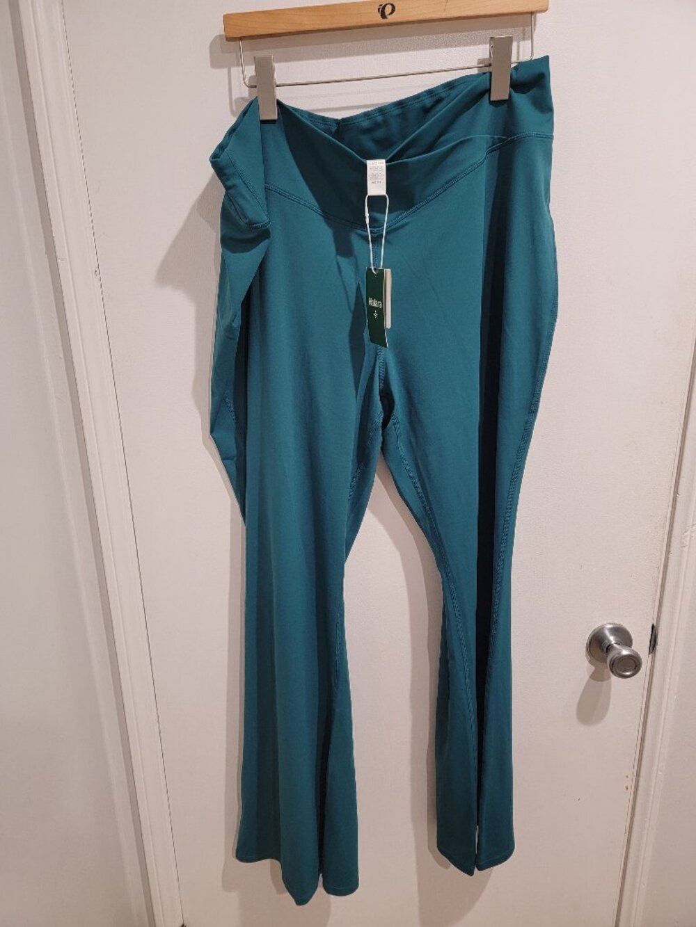 Halara DayStretch High Waisted Crossover Full Length Flare Plus Size Leggings